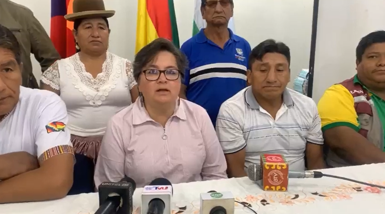 MINISTRA NAVIA EN CONFERENCIA DE PRENSA JUNTO A ORGANIZACIONES SOCIALES DE PANDO
